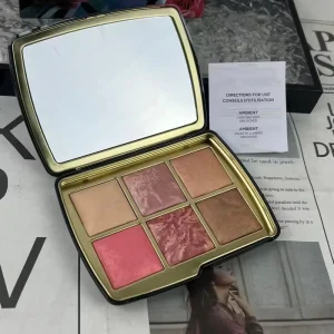 Christmas Animal-Themed Makeup Palette with Eyeshadow, Blush, and Highlighter