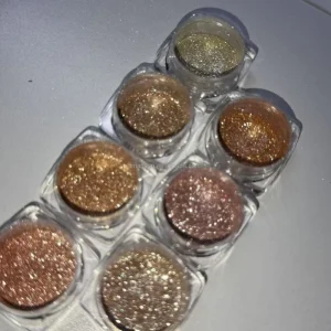 Fine Particle Size High Glow Diamond Metallic Eyeshadow OEM Loose Powder Dust Custom Logo Sparkle Glitter Pigment